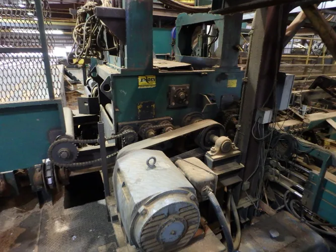 Photo #17 of SAWMILL AUCTION: 1994 NICHOLSON DEBARKER, HEADRIG & CARRIAGE, EDGERS, RESAWS, INFEED LOG HAUL & CUT OFF SAW, TIMBER SAW SYSTEM, PUSH PULL TRIMMER, CHIP SCREEN, BLOWER, FEEDER & VIBRATORY CONVEYOR & MUCH MORE - TWIN RIVERS CEDAR PRODUCTS LTD