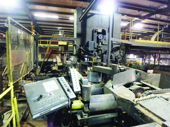 Photo #20 of SAWMILL AUCTION: 1994 NICHOLSON DEBARKER, HEADRIG & CARRIAGE, EDGERS, RESAWS, INFEED LOG HAUL & CUT OFF SAW, TIMBER SAW SYSTEM, PUSH PULL TRIMMER, CHIP SCREEN, BLOWER, FEEDER & VIBRATORY CONVEYOR & MUCH MORE - TWIN RIVERS CEDAR PRODUCTS LTD