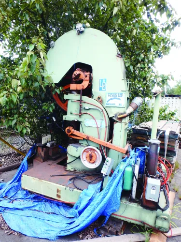 Photo #39 of SAWMILL AUCTION: 1994 NICHOLSON DEBARKER, HEADRIG & CARRIAGE, EDGERS, RESAWS, INFEED LOG HAUL & CUT OFF SAW, TIMBER SAW SYSTEM, PUSH PULL TRIMMER, CHIP SCREEN, BLOWER, FEEDER & VIBRATORY CONVEYOR & MUCH MORE - TWIN RIVERS CEDAR PRODUCTS LTD
