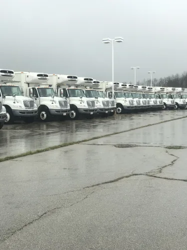 Photo #1 of (250+) 2018 INTERNATIONAL 4400 SBA 6X4 REFRIGERATED BOX TRUCKS, MAXON 4400 LB ALUMINUM PLATFORM W/ LED, 24' JOHNSON COLD PLATE BOX - THERMO KING REF, MILES LOW AS 8K, REPLACEMENT COST ON THESE UNITS - $140,000, OVER $87,500 IN EXTRA EQUIPMENT, EXCELLENT