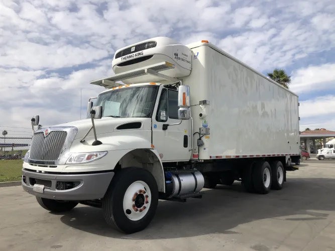Photo #2 of (250+) 2018 INTERNATIONAL 4400 SBA 6X4 REFRIGERATED BOX TRUCKS, MAXON 4400 LB ALUMINUM PLATFORM W/ LED, 24' JOHNSON COLD PLATE BOX - THERMO KING REF, MILES LOW AS 8K, REPLACEMENT COST ON THESE UNITS - $140,000, OVER $87,500 IN EXTRA EQUIPMENT, EXCELLENT