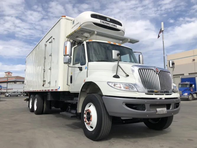 Photo #3 of (250+) 2018 INTERNATIONAL 4400 SBA 6X4 REFRIGERATED BOX TRUCKS, MAXON 4400 LB ALUMINUM PLATFORM W/ LED, 24' JOHNSON COLD PLATE BOX - THERMO KING REF, MILES LOW AS 8K, REPLACEMENT COST ON THESE UNITS - $140,000, OVER $87,500 IN EXTRA EQUIPMENT, EXCELLENT