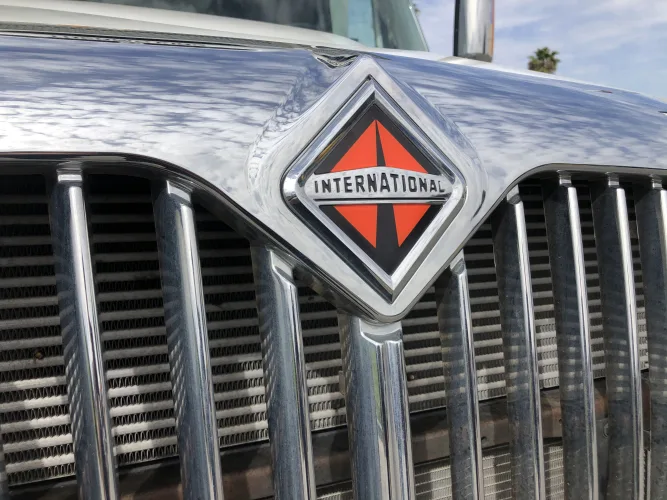 Photo #5 of (250+) 2018 INTERNATIONAL 4400 SBA 6X4 REFRIGERATED BOX TRUCKS, MAXON 4400 LB ALUMINUM PLATFORM W/ LED, 24' JOHNSON COLD PLATE BOX - THERMO KING REF, MILES LOW AS 8K, REPLACEMENT COST ON THESE UNITS - $140,000, OVER $87,500 IN EXTRA EQUIPMENT, EXCELLENT