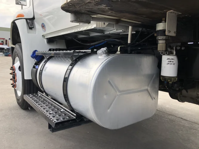 Photo #8 of (250+) 2018 INTERNATIONAL 4400 SBA 6X4 REFRIGERATED BOX TRUCKS, MAXON 4400 LB ALUMINUM PLATFORM W/ LED, 24' JOHNSON COLD PLATE BOX - THERMO KING REF, MILES LOW AS 8K, REPLACEMENT COST ON THESE UNITS - $140,000, OVER $87,500 IN EXTRA EQUIPMENT, EXCELLENT