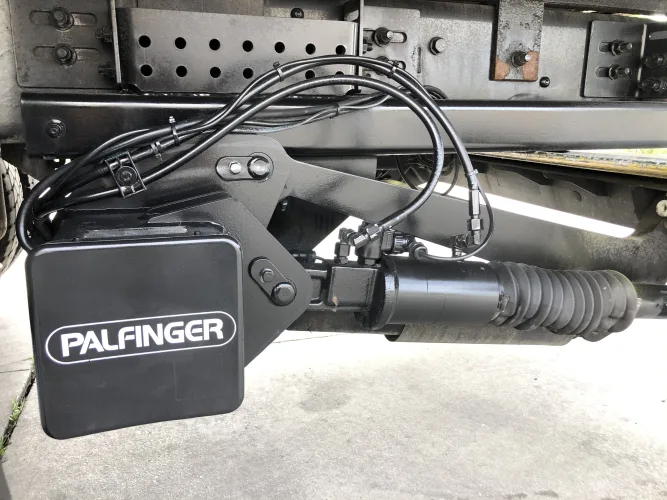 Photo #10 of (250+) 2018 INTERNATIONAL 4400 SBA 6X4 REFRIGERATED BOX TRUCKS, MAXON 4400 LB ALUMINUM PLATFORM W/ LED, 24' JOHNSON COLD PLATE BOX - THERMO KING REF, MILES LOW AS 8K, REPLACEMENT COST ON THESE UNITS - $140,000, OVER $87,500 IN EXTRA EQUIPMENT, EXCELLENT
