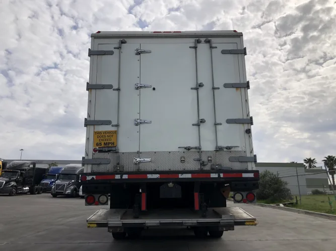Photo #13 of (250+) 2018 INTERNATIONAL 4400 SBA 6X4 REFRIGERATED BOX TRUCKS, MAXON 4400 LB ALUMINUM PLATFORM W/ LED, 24' JOHNSON COLD PLATE BOX - THERMO KING REF, MILES LOW AS 8K, REPLACEMENT COST ON THESE UNITS - $140,000, OVER $87,500 IN EXTRA EQUIPMENT, EXCELLENT