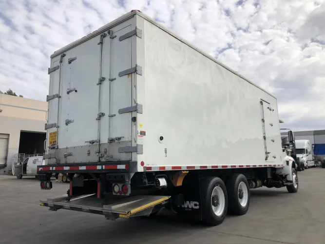 Photo #14 of (250+) 2018 INTERNATIONAL 4400 SBA 6X4 REFRIGERATED BOX TRUCKS, MAXON 4400 LB ALUMINUM PLATFORM W/ LED, 24' JOHNSON COLD PLATE BOX - THERMO KING REF, MILES LOW AS 8K, REPLACEMENT COST ON THESE UNITS - $140,000, OVER $87,500 IN EXTRA EQUIPMENT, EXCELLENT