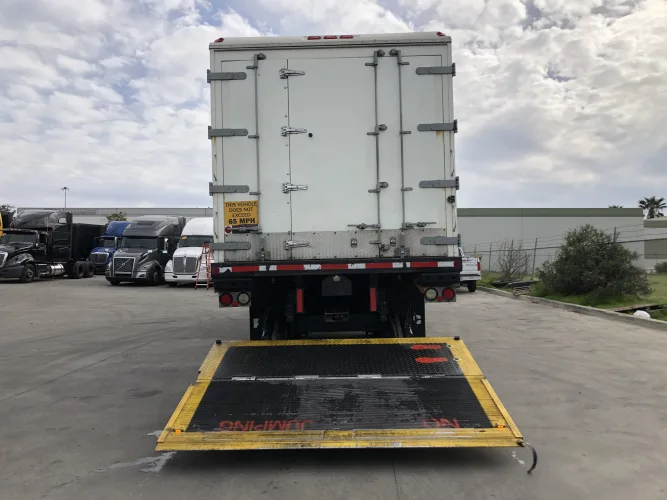 Photo #57 of (250+) 2018 INTERNATIONAL 4400 SBA 6X4 REFRIGERATED BOX TRUCKS, MAXON 4400 LB ALUMINUM PLATFORM W/ LED, 24' JOHNSON COLD PLATE BOX - THERMO KING REF, MILES LOW AS 8K, REPLACEMENT COST ON THESE UNITS - $140,000, OVER $87,500 IN EXTRA EQUIPMENT, EXCELLENT