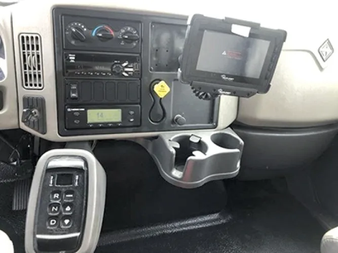 Photo #10 of (100+) 2018 INTERNATIONAL 4400 SBA 6X4 REFRIGERATED BOX TRUCKS & (10) 2018 INTERNATIONAL 4400 SBA 6X4 CAB & CHASSIS, MAXON 4400 LB ALUMINUM PLATFORM W/ LED, 24' JOHNSON COLD PLATE BOX - THERMO KING REF, MILES LOW AS 8K, REPLACEMENT COST ON THESE UNITS -