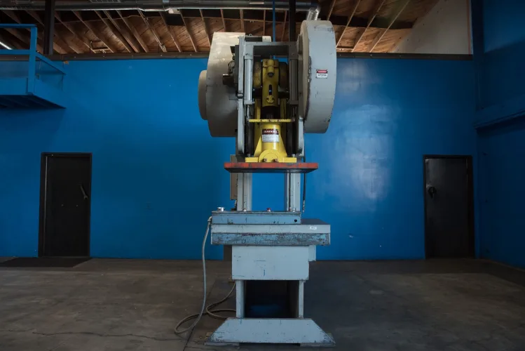 Photo #9 of FABRICATION & METALWORKING AUCTION - PRESS BRAKES, PRESSES, MILLS, CNC VERTICAL MACHINING CENTER, CNC TURING CENTER, CRANES, CRIMPING MACHINES, BULLDOZER, DRILLS, TUBE & PIPE BENDERS, GRINDERS, IRONWORKERS, LATHES, NOTCHERS, SHEARS, STRAIGHTENERS,