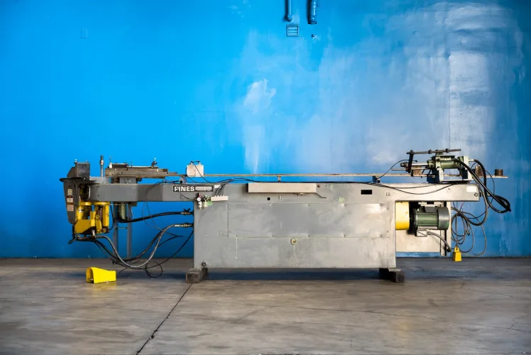 Photo #32 of FABRICATION & METALWORKING AUCTION - PRESS BRAKES, PRESSES, MILLS, CNC VERTICAL MACHINING CENTER, CNC TURING CENTER, CRANES, CRIMPING MACHINES, BULLDOZER, DRILLS, TUBE & PIPE BENDERS, GRINDERS, IRONWORKERS, LATHES, NOTCHERS, SHEARS, STRAIGHTENERS,