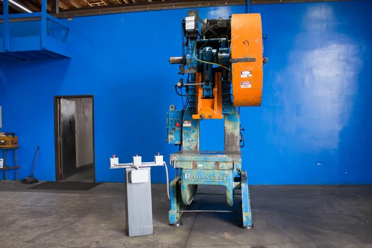 Photo #47 of METAL WORKING, FABRICATION AND MACHINE TOOLS AUCTION, FEATURING: SHEET METAL EQUIPMENT, COIL HANDLING EQUIPMENT, BROACHING MACHINES, GRINDERS, LATHES, PRESSES, MILLING MACHINES & MORE....
