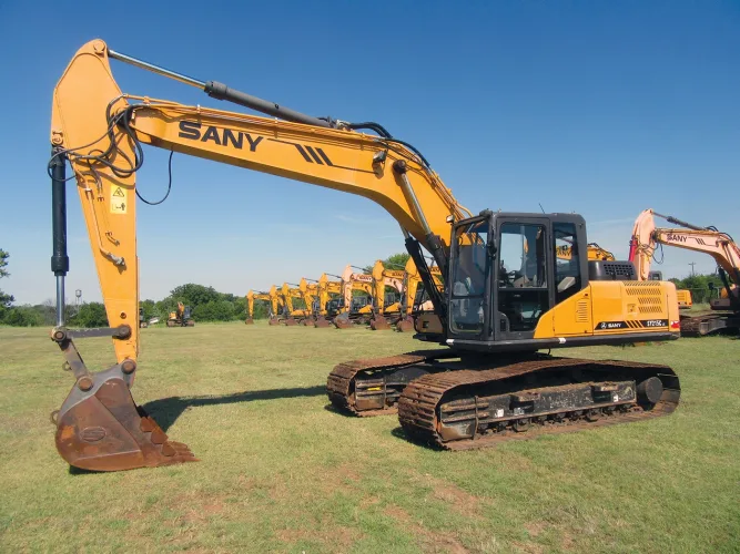 Photo #1 of CONSTRUCTION EQUIPMENT OFF LEASE - LATE MODEL EXCAVATORS WITH VERY LOW HOURS