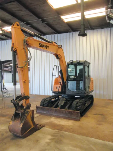 Photo #2 of CONSTRUCTION EQUIPMENT OFF LEASE - LATE MODEL EXCAVATORS WITH VERY LOW HOURS