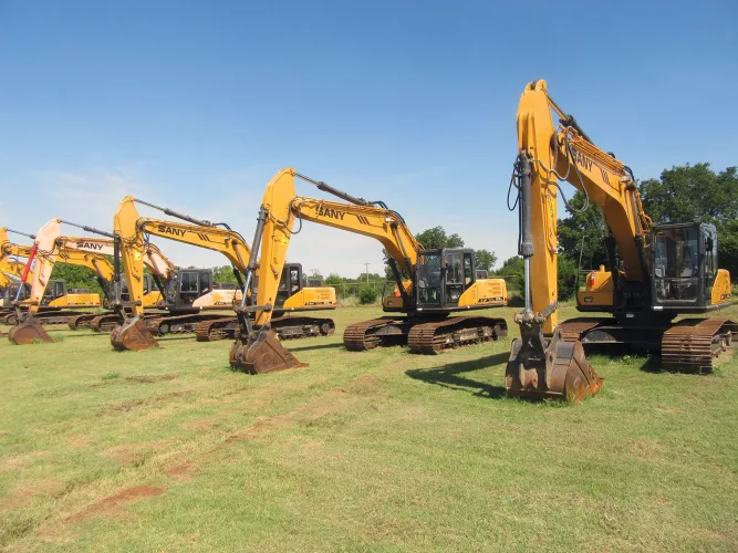 Photo #8 of CONSTRUCTION EQUIPMENT OFF LEASE - LATE MODEL EXCAVATORS WITH VERY LOW HOURS
