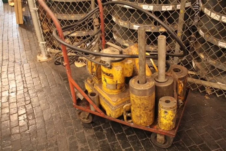 Photo #2 of FORMERLY OF FEDERAL-MOGUL