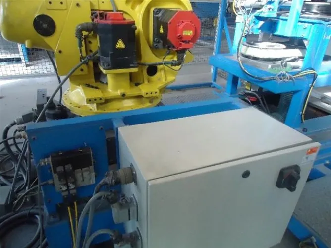 Photo #4 of (4) FANUC ROBOT R2000IB W/ RJ3IC CONTROL