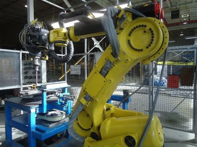 Photo #12 of (4) FANUC ROBOT R2000IB W/ RJ3IC CONTROL