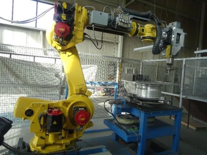 Photo #18 of (4) FANUC ROBOT R2000IB W/ RJ3IC CONTROL