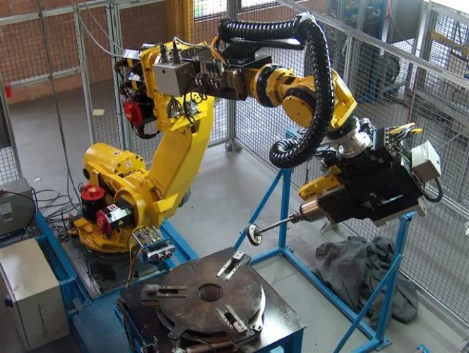 Photo #22 of (4) FANUC ROBOT R2000IB W/ RJ3IC CONTROL