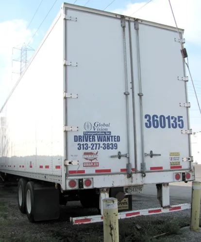Photo #8 of 2004 VOLVO ISX ST2 TANDEM AXLE SLEEPER 400HP W/TRAILER