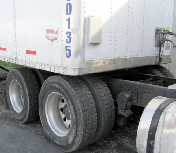 Photo #21 of 2004 VOLVO ISX ST2 TANDEM AXLE SLEEPER 400HP W/TRAILER