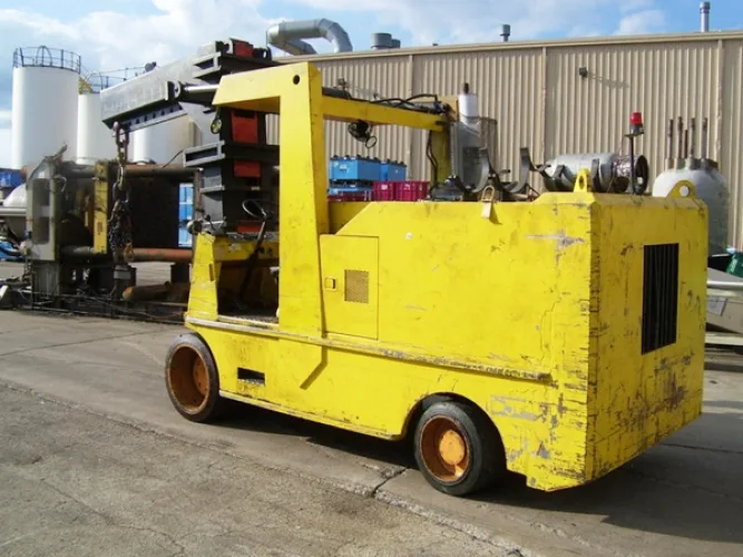 Photo #5 of 1980 MYLAR APACHE Model # MA-500/50,000lb LIFT TRUCK