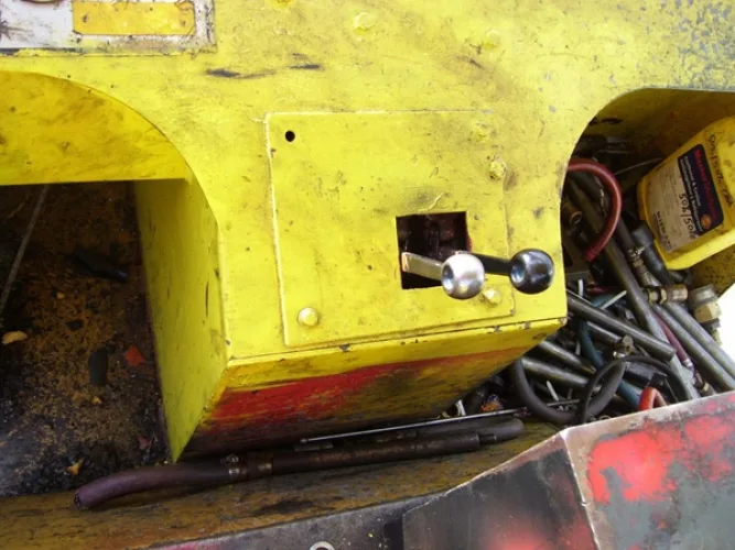 Photo #10 of 1980 MYLAR APACHE Model # MA-500/50,000lb LIFT TRUCK