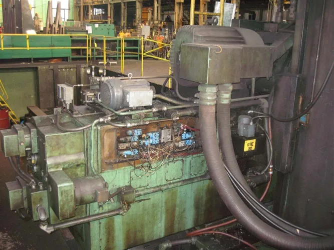 Photo #18 of 8" GIDDINGS & LEWIS Model 70-N8-UF FLOOR TYPE HORIZONTAL CNC BORING MILL AND ACCESSORIES