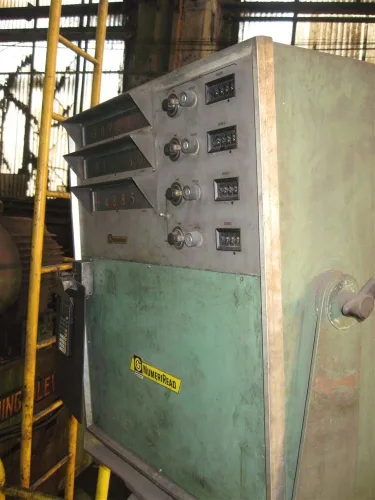 Photo #22 of 8" GIDDINGS & LEWIS Model 70-N8-UF FLOOR TYPE HORIZONTAL CNC BORING MILL AND ACCESSORIES